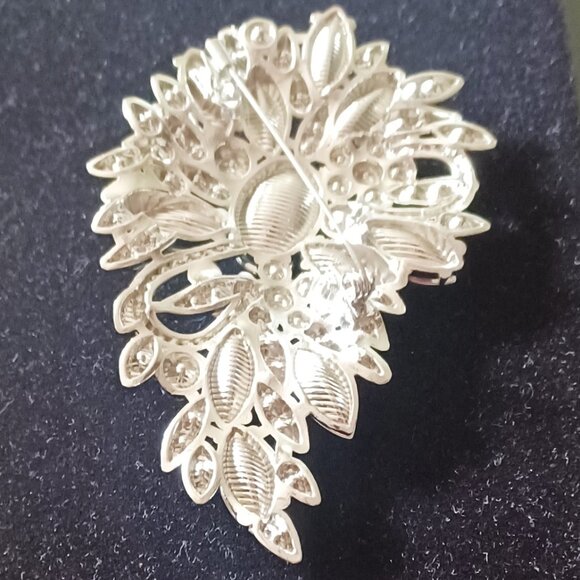 Large Blue Rhinestone Brooch - Drop Dead Gorgeous! - Picture 2 of 4